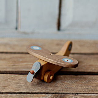 Holzflugzeug mit beweglichem Propeller